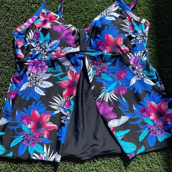 CROFT & BARROW | Floral Swim Top Only | Size 1X - Picture 4 of 8